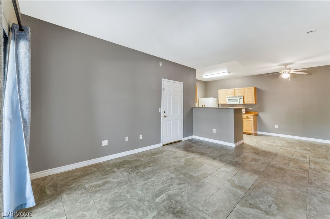 Photo 3 of 8250 N Grand Canyon Drive #1186