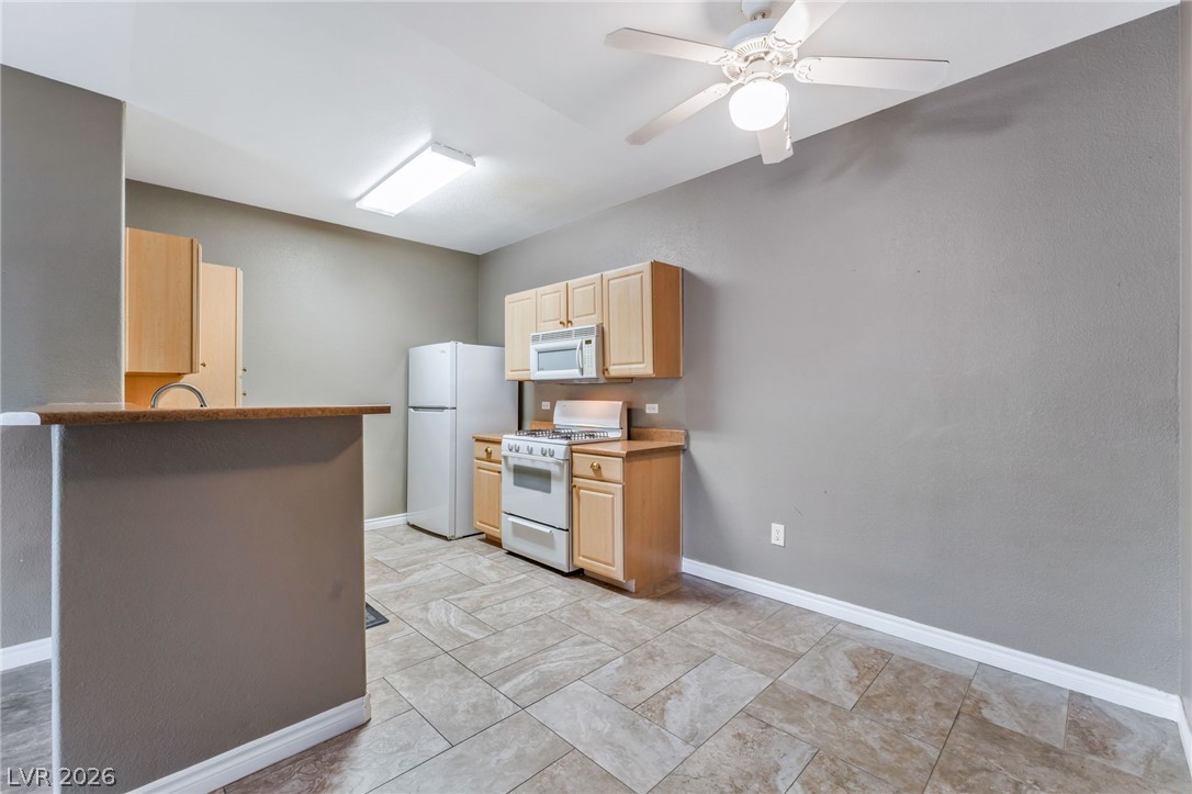 Photo 5 of 8250 N Grand Canyon Drive #1186