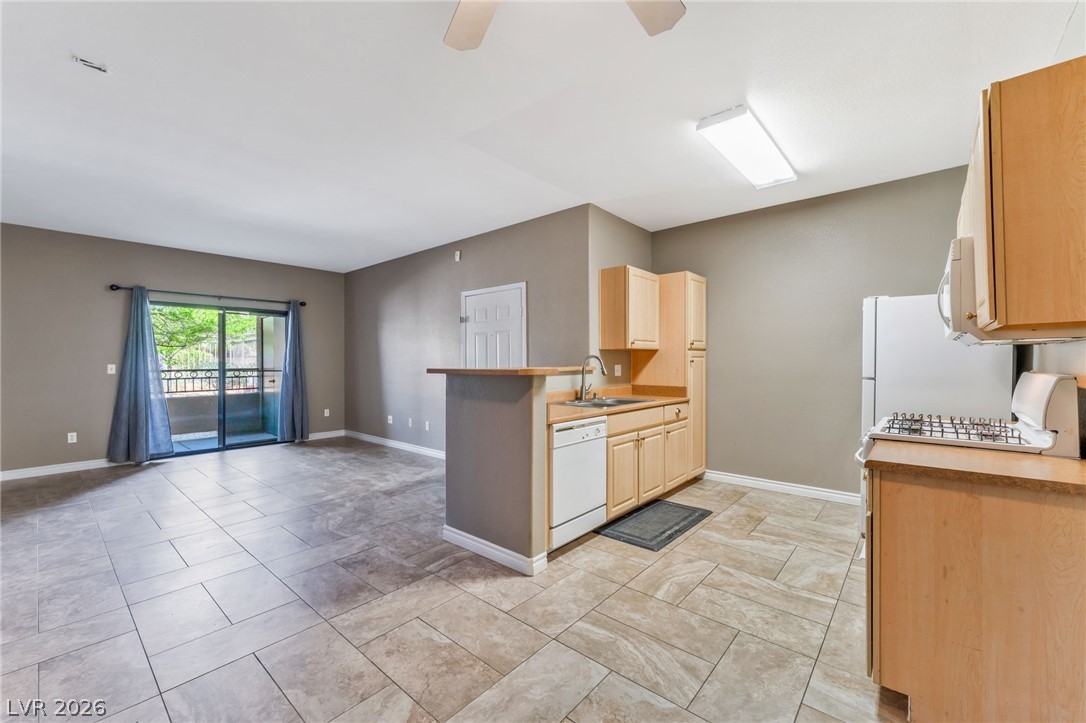 Photo 6 of 22, 8250 N Grand Canyon Drive #1186