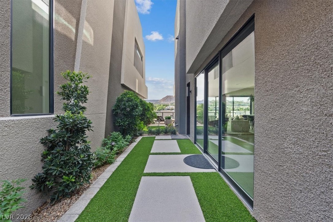 Photo 3 of 40 Heron Harbour Drive