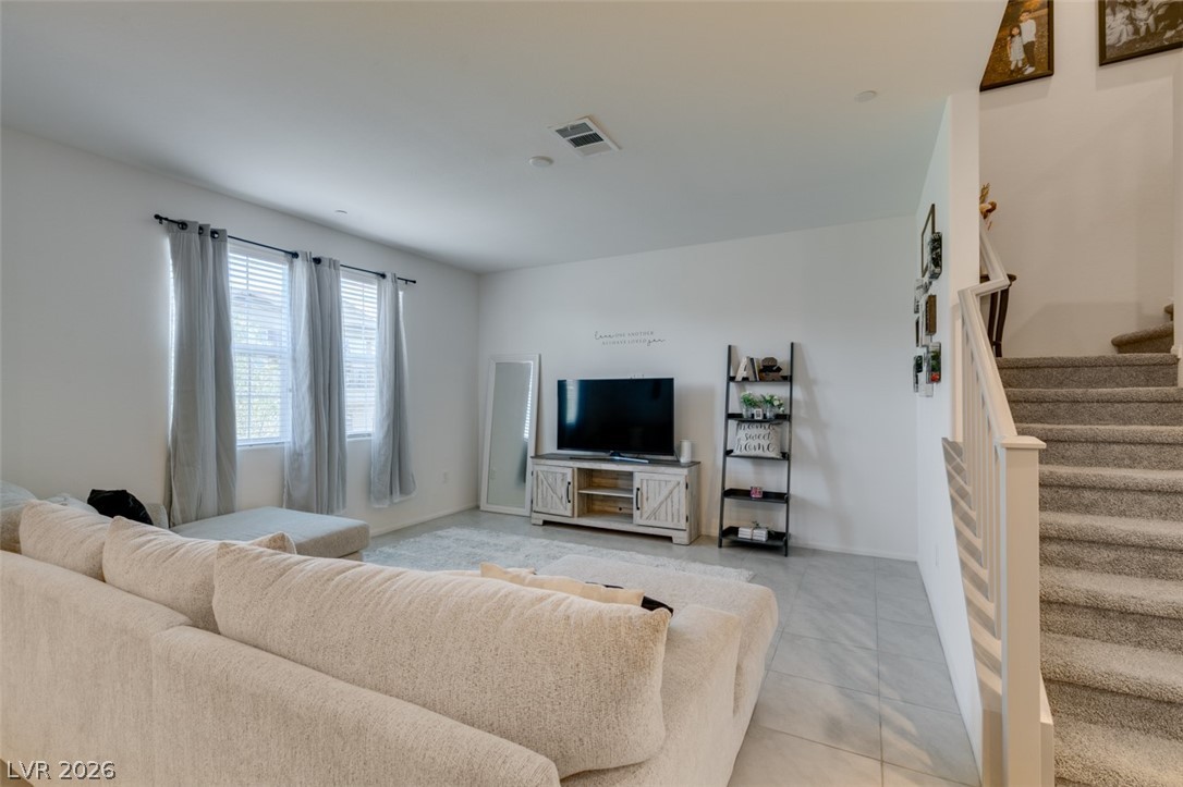 Photo 9 of 26, 661 Bellus Place