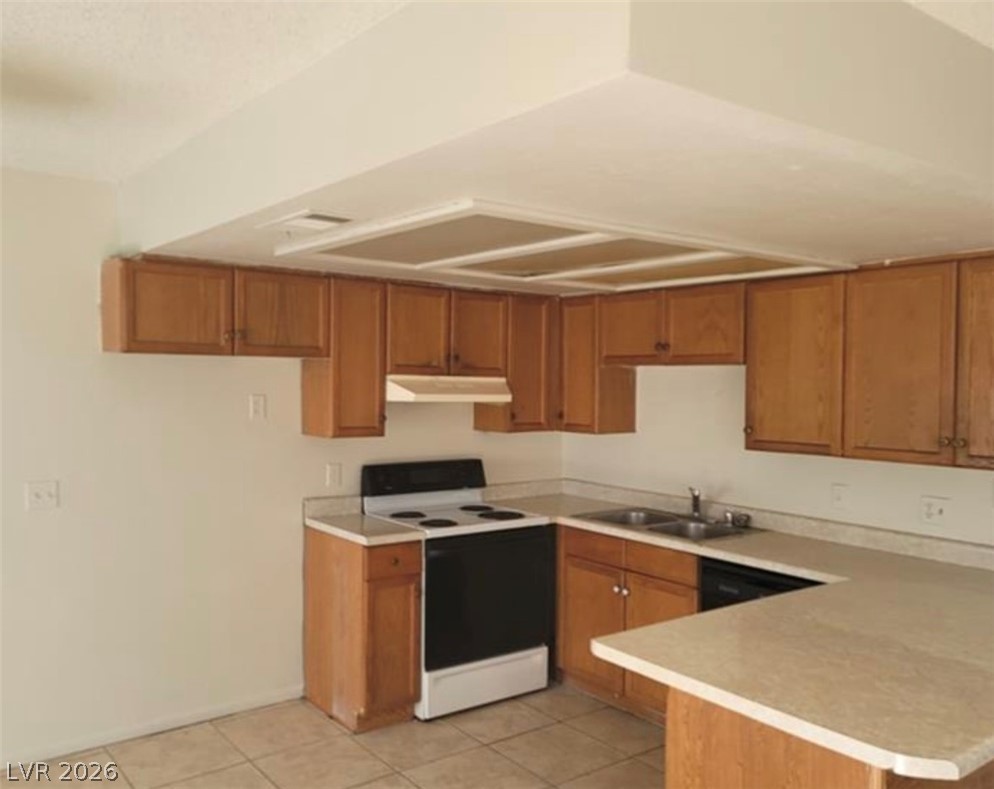 Photo 9 of 37, 4300 N Lamont Street #232