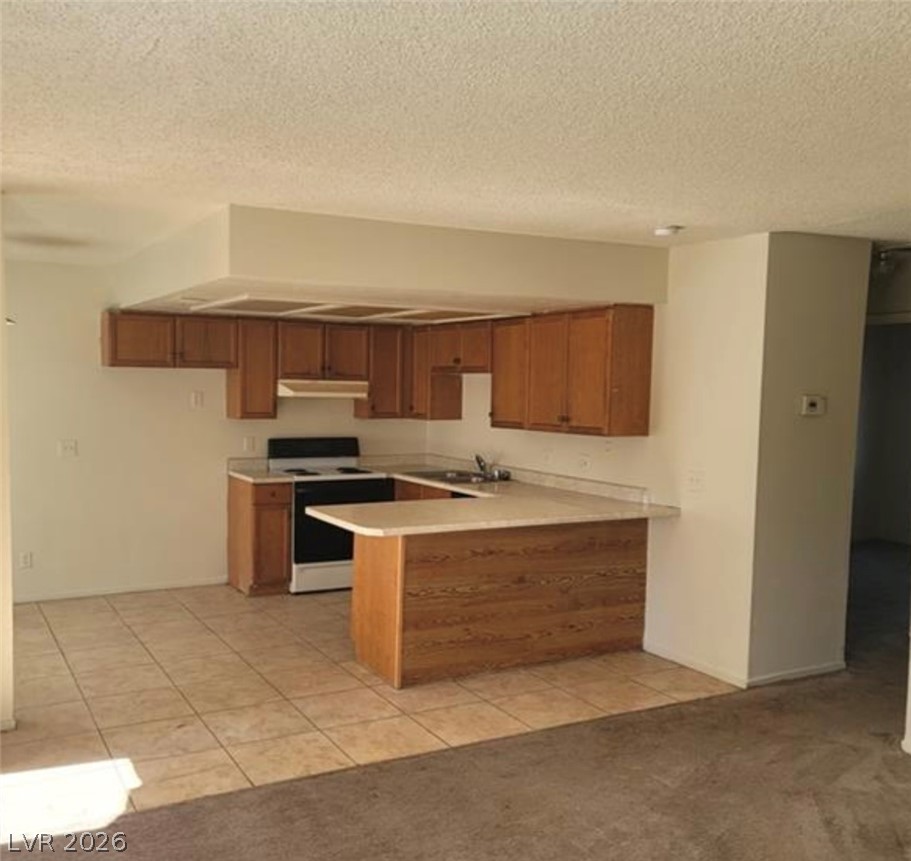 Photo 10 of 37, 4300 N Lamont Street #232