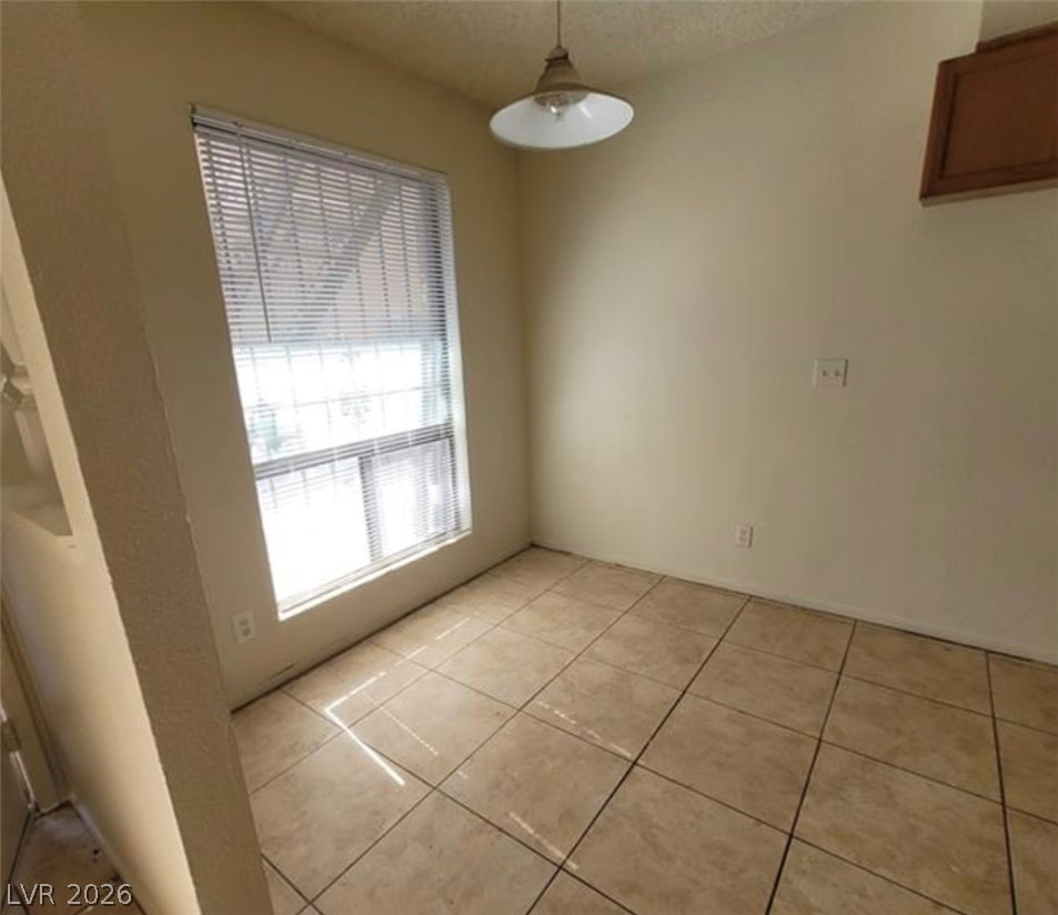 Photo 23 of 37, 4300 N Lamont Street #232