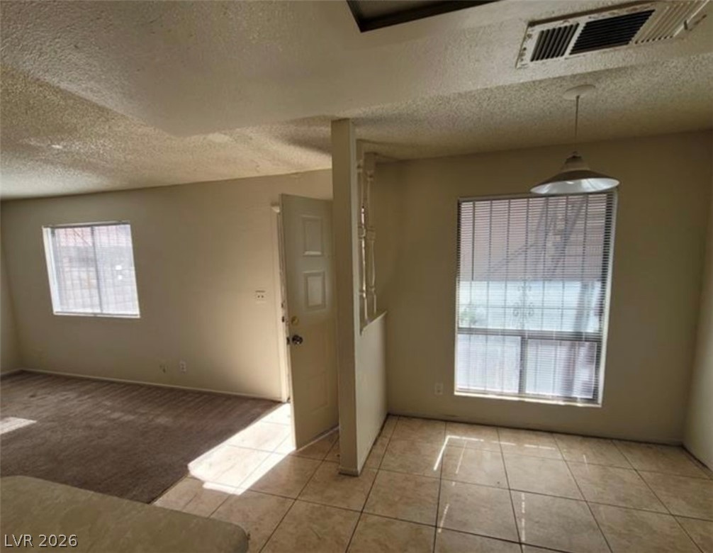 Photo 26 of 37, 4300 N Lamont Street #232