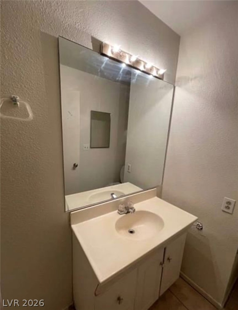 Photo 32 of 37, 4300 N Lamont Street #232