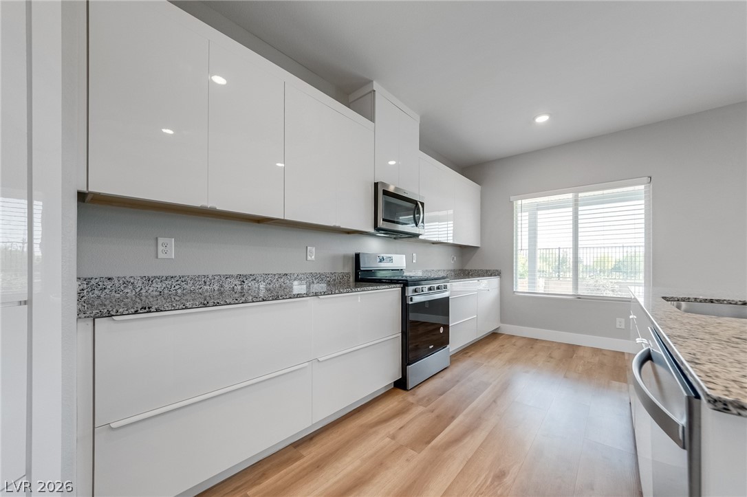 Photo 6 of 49, 4528 Pointleaf Street