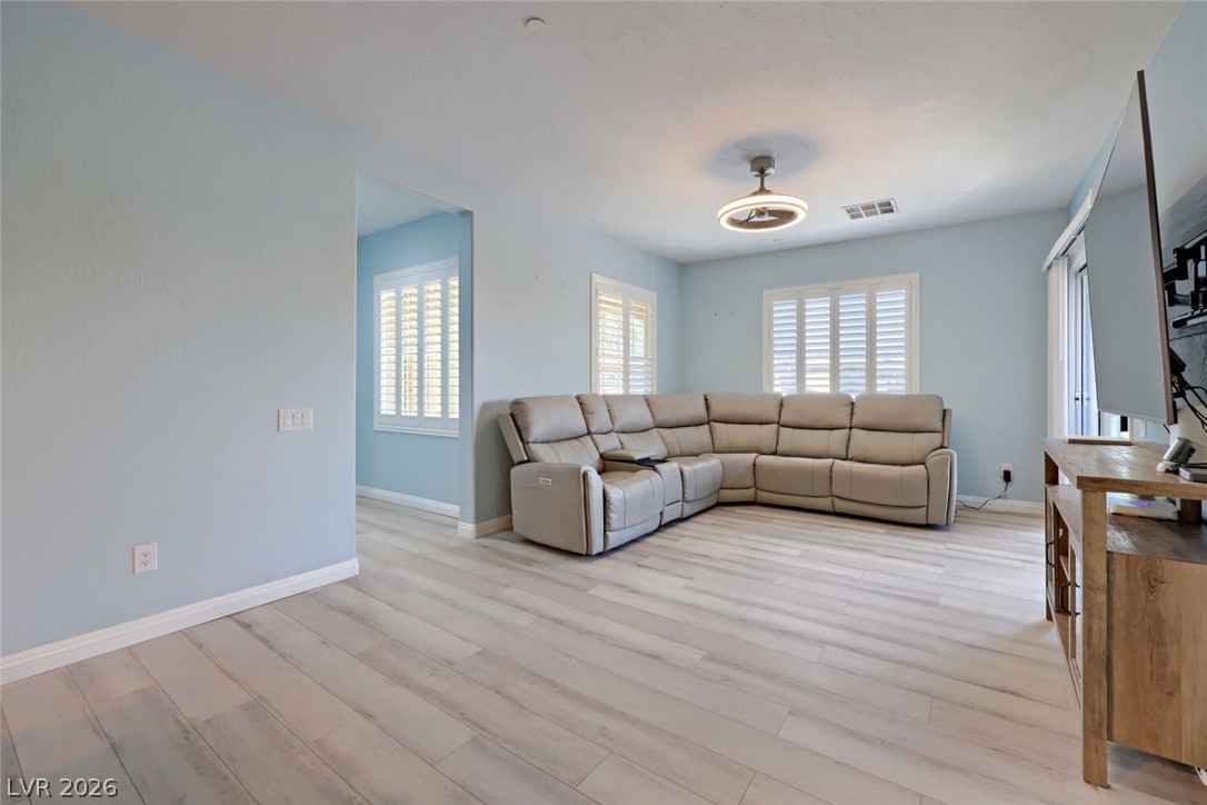 Photo 10 of 53, 6868 Sky Pointe Drive #2064