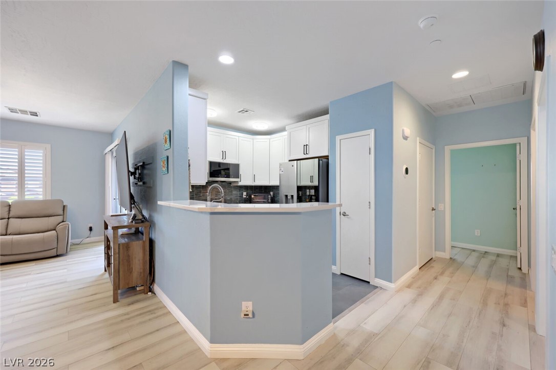 Photo 14 of 53, 6868 Sky Pointe Drive #2064