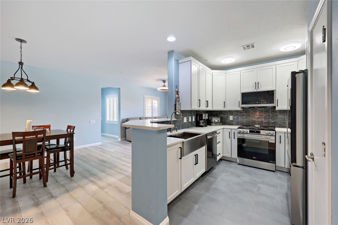 Photo 16 of 53, 6868 Sky Pointe Drive #2064