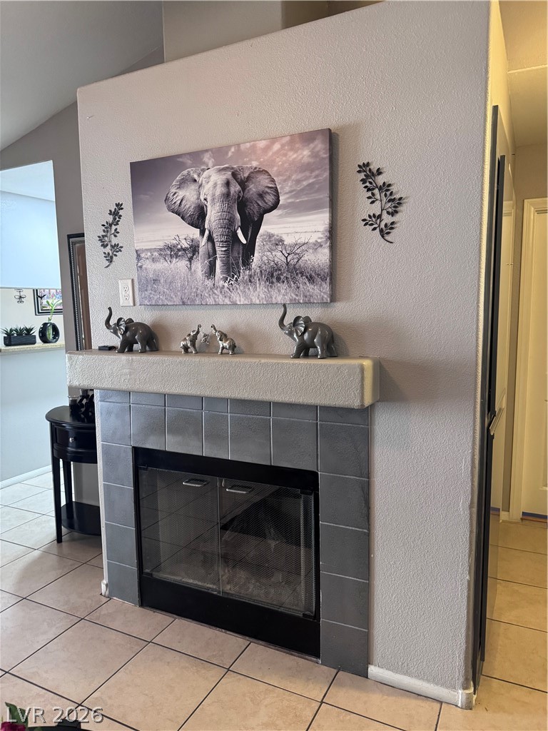 Photo 6 of 17, 1600 N Torrey Pines Drive #101