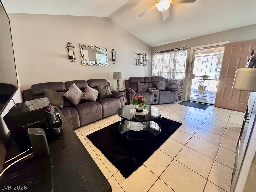 Photo 7 of 17, 1600 N Torrey Pines Drive #101