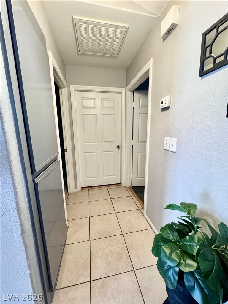 Photo 10 of 17, 1600 N Torrey Pines Drive #101