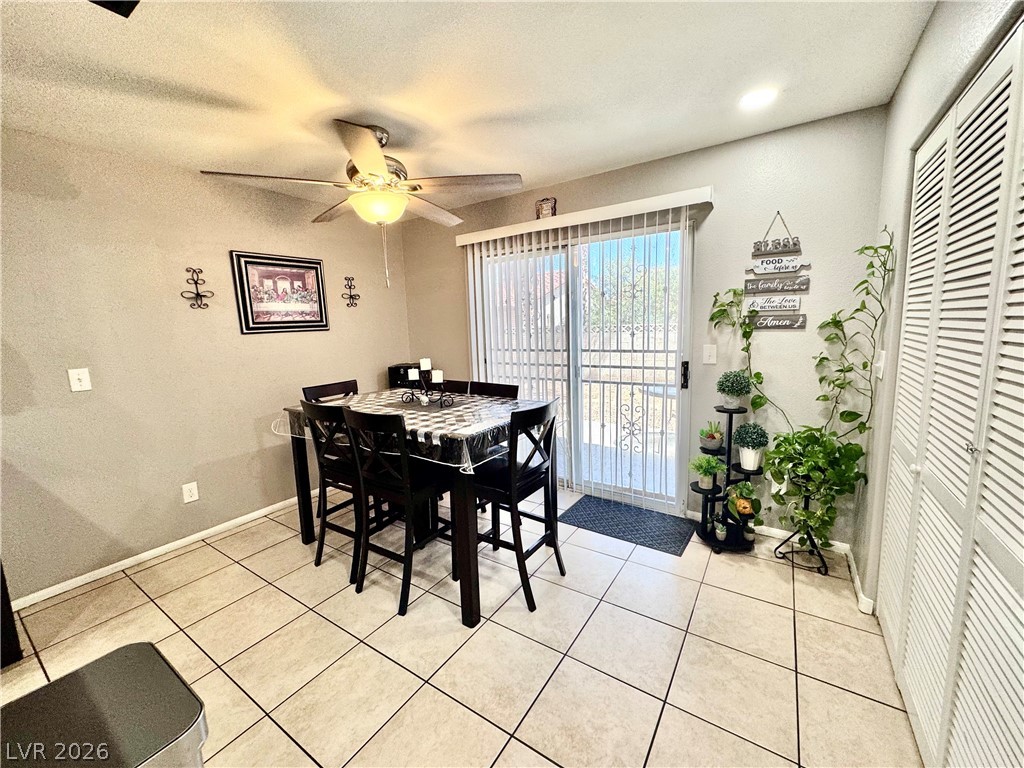Photo 11 of 17, 1600 N Torrey Pines Drive #101