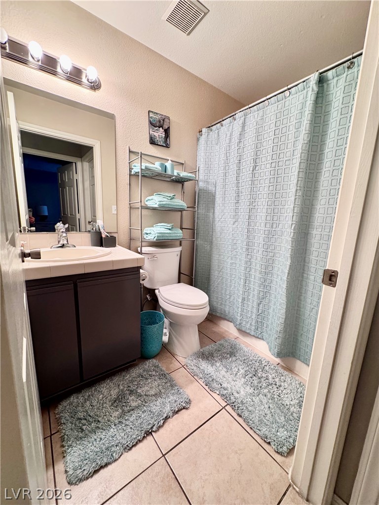 Photo 12 of 17, 1600 N Torrey Pines Drive #101