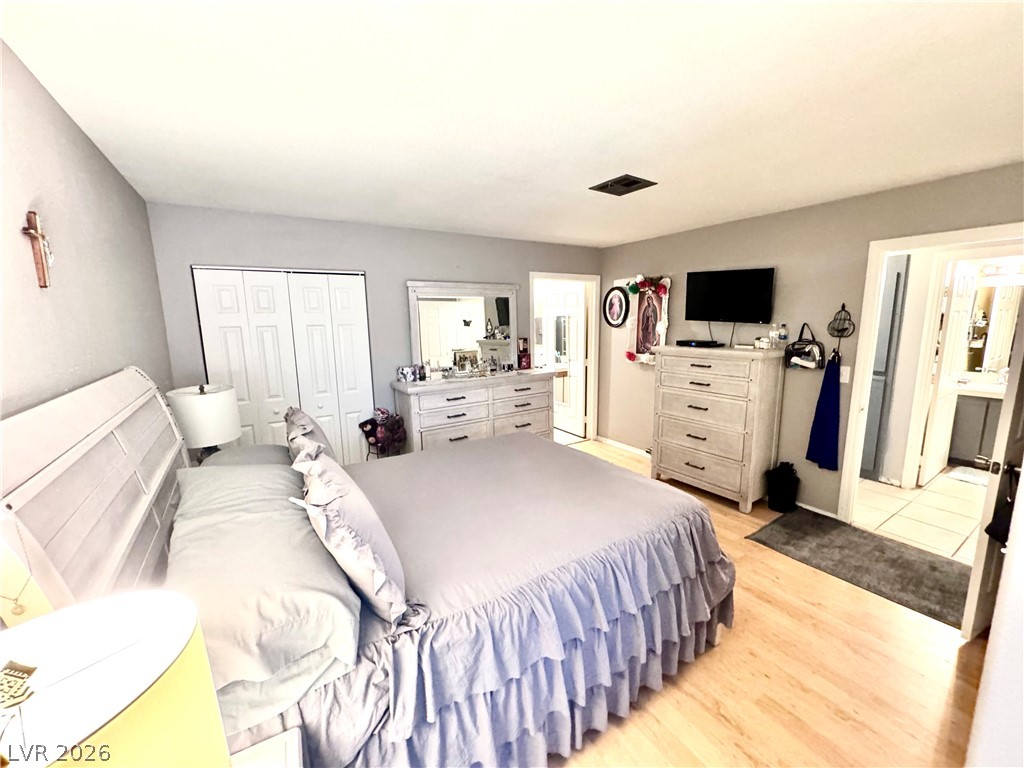 Photo 14 of 17, 1600 N Torrey Pines Drive #101