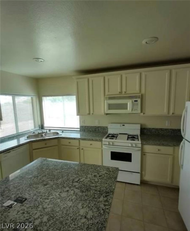 Photo 7 of 45, 994 River Walk Court
