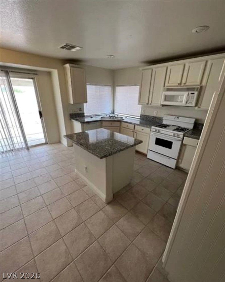 Photo 11 of 45, 994 River Walk Court