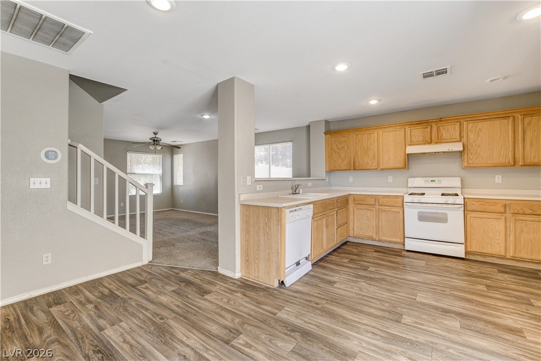 Photo 9 of 40, 535 Albacate Street