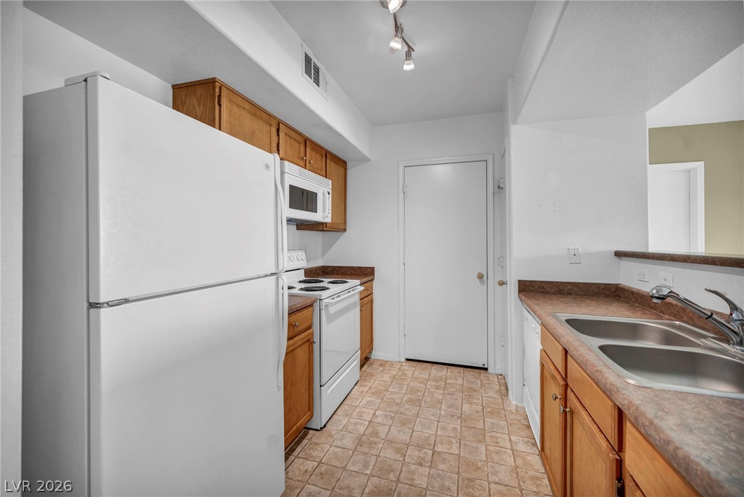 Photo 8 of 42, 7255 W Sunset Road #2162
