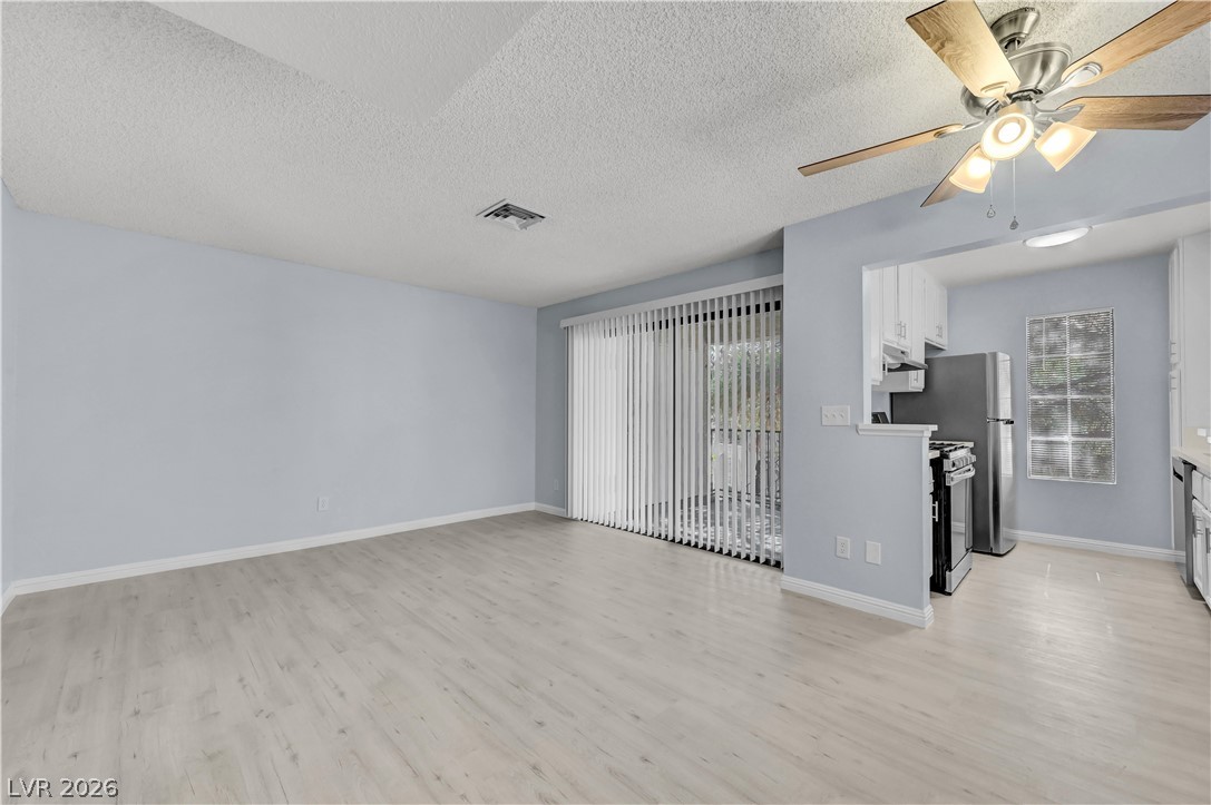 Photo 27 of 32, 4730 Nara Vista Way #202