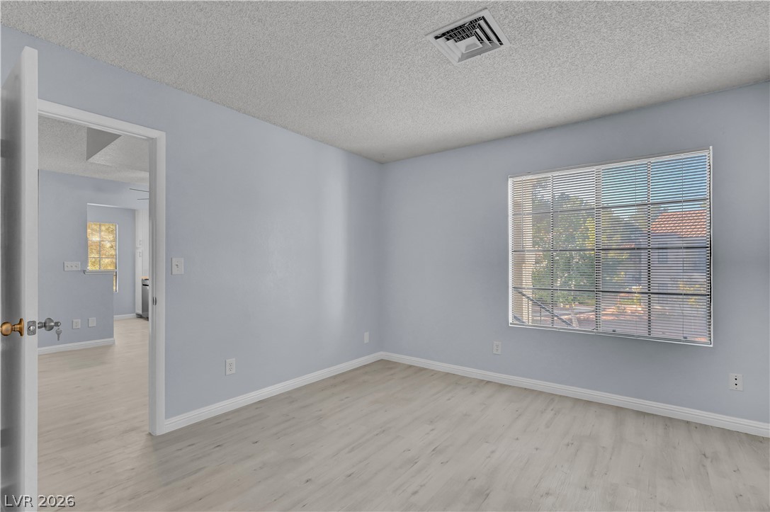 Photo 18 of 32, 4730 Nara Vista Way #202