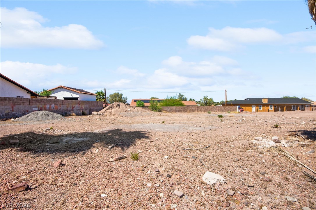 Photo 9 of 48, 320 E Kimberly Drive