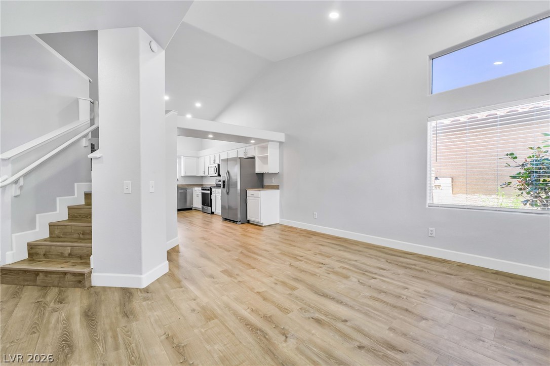 Photo 6 of 39, 972 Upper Meadows Place
