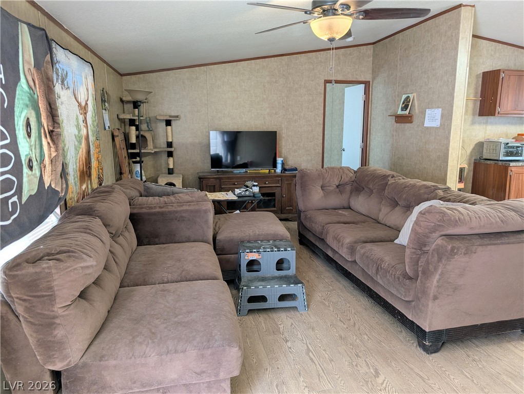 Photo 4 of 944 Holt Avenue
