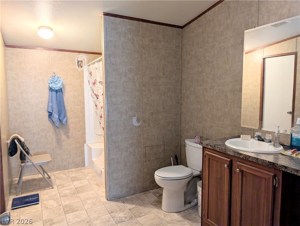 Photo 11 of 21, 944 Holt Avenue