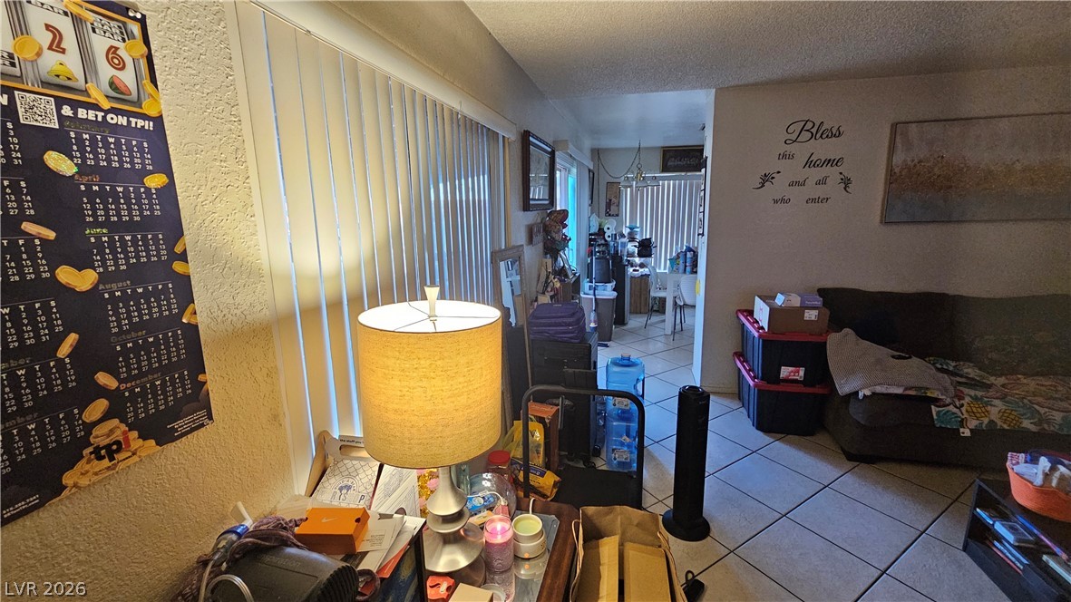 Photo 7 of 44, 4418 Pinegrove Street