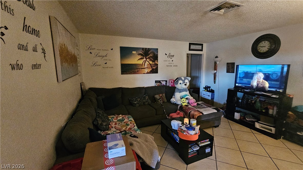 Photo 10 of 44, 4418 Pinegrove Street