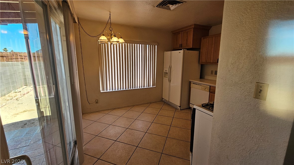 Photo 39 of 44, 4418 Pinegrove Street