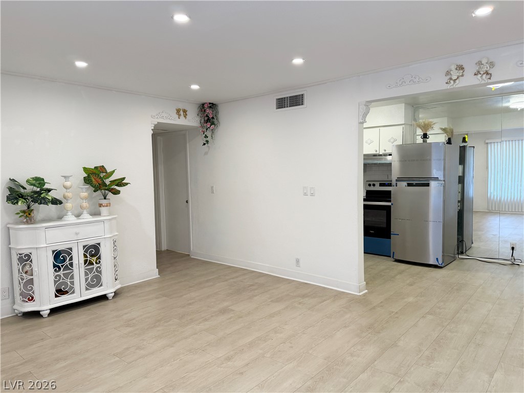 Photo 4 of 575 S Royal Crest Circle #7