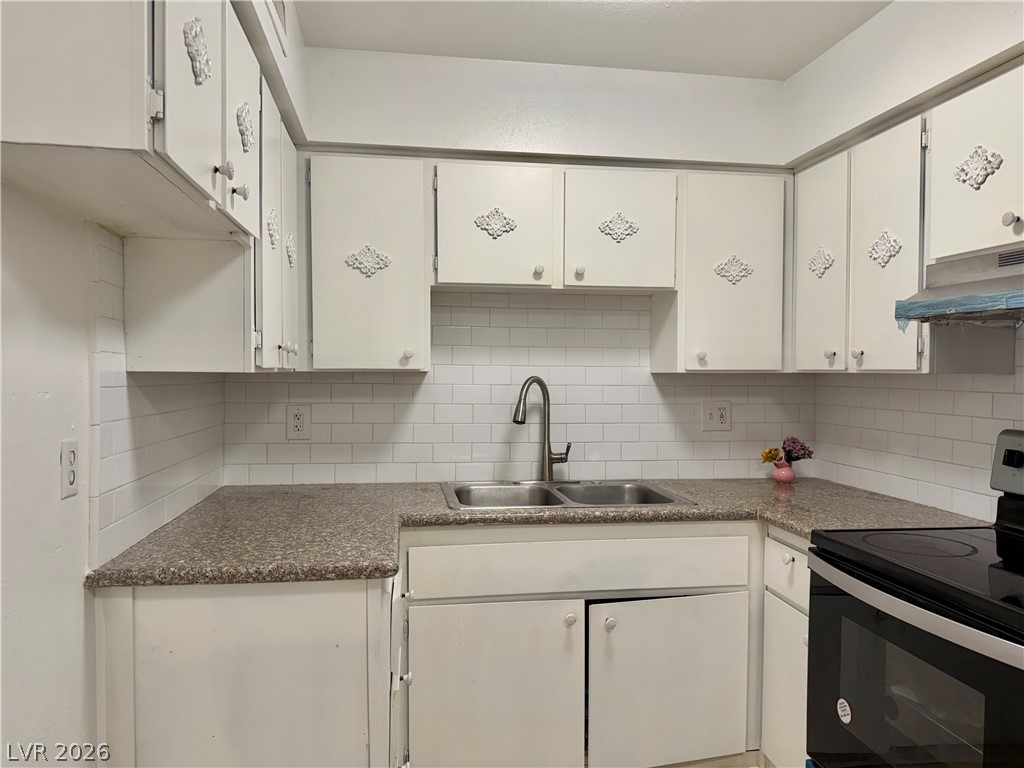 Photo 9 of 38, 575 S Royal Crest Circle #7