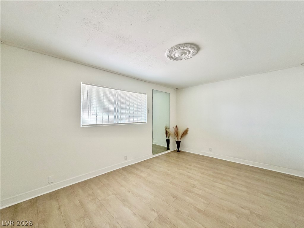 Photo 17 of 38, 575 S Royal Crest Circle #7