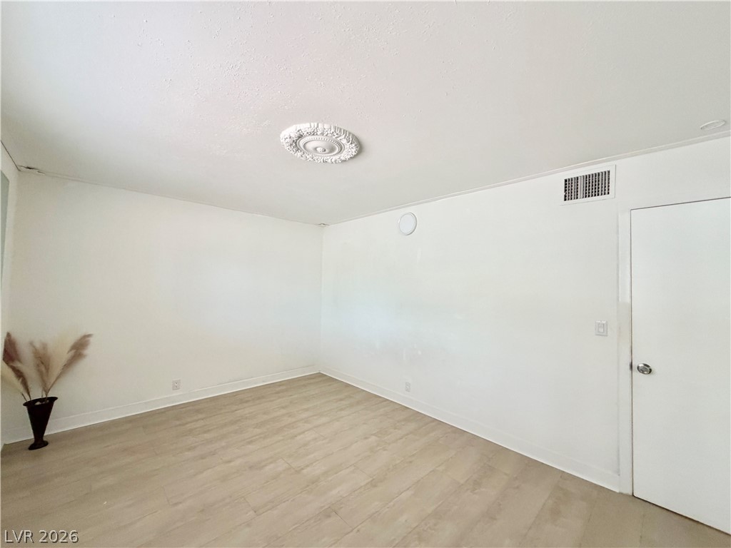 Photo 18 of 38, 575 S Royal Crest Circle #7