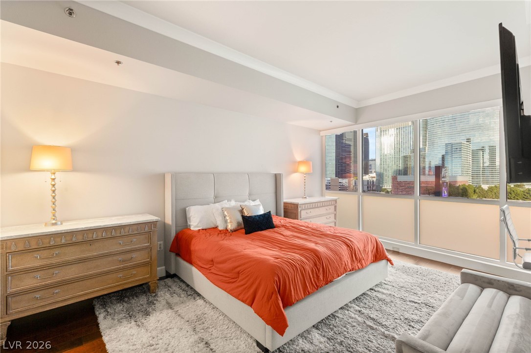 Photo 17 of 32, 4575 Dean Martin Drive #1007