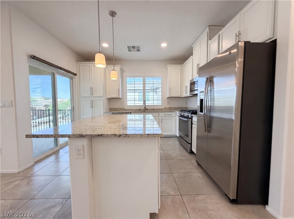 Photo 14 of 18, 8457 Insignia Avenue #106