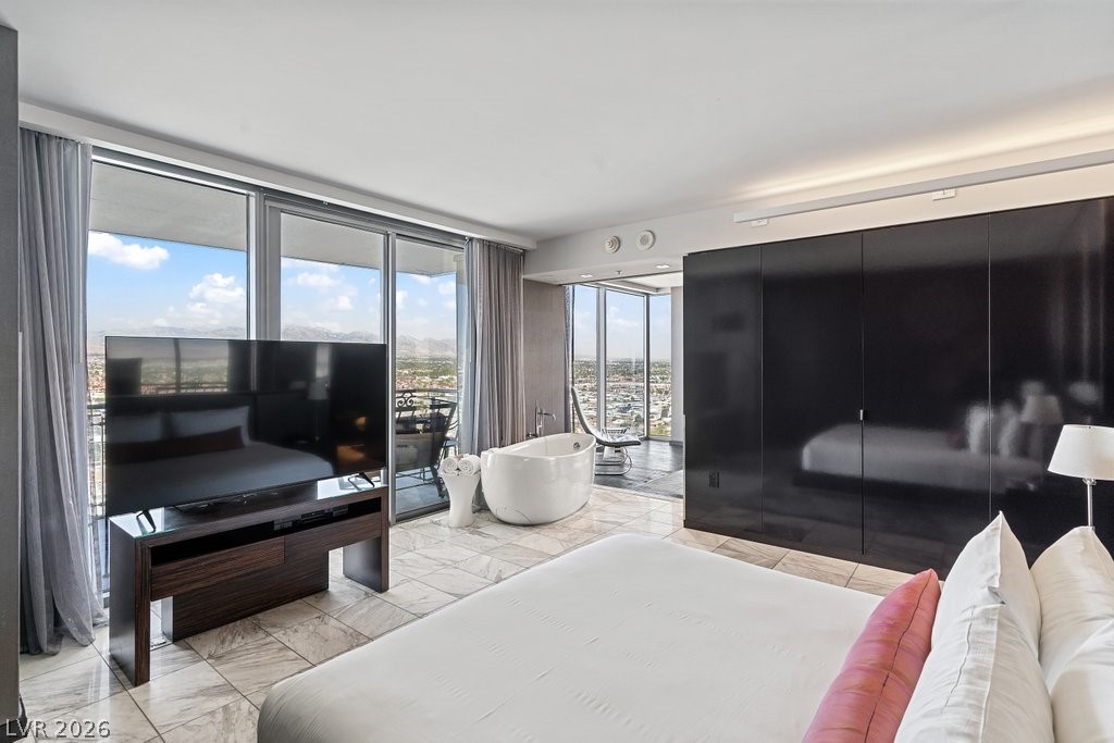 Photo 19 of 47, 4381 W Flamingo Road #23301