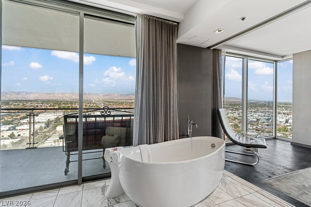 Photo 20 of 47, 4381 W Flamingo Road #23301