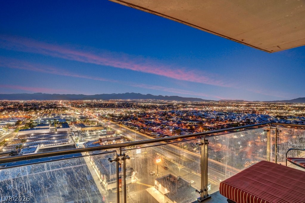 Photo 35 of 47, 4381 W Flamingo Road #23301