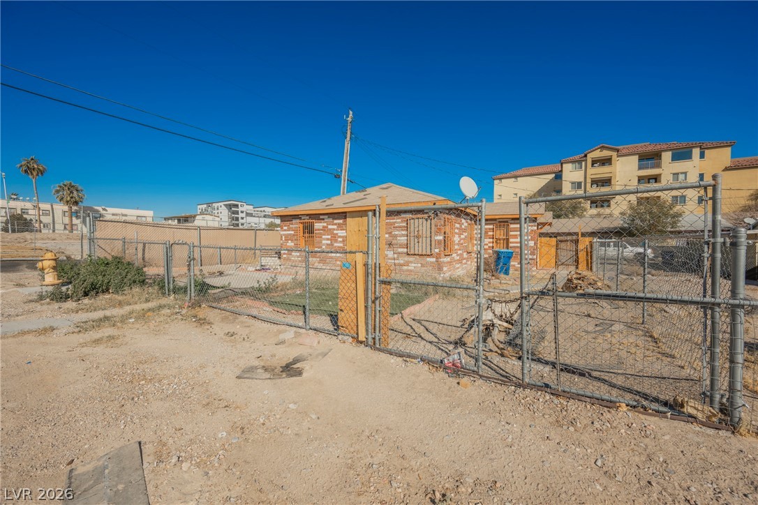 Photo 2 of 1220 E Ogden Avenue