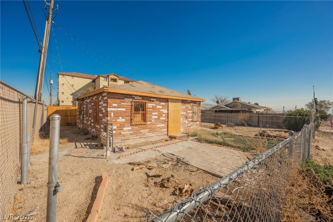 Photo 3 of 1220 E Ogden Avenue