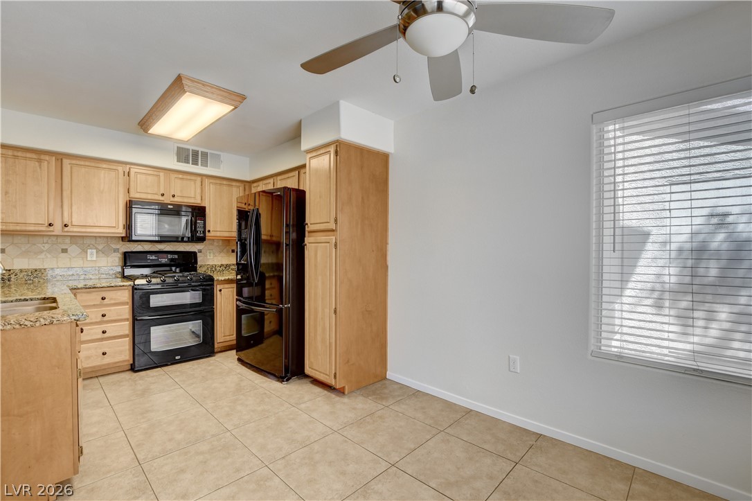 Photo 10 of 37, 5710 E Tropicana Avenue #1172