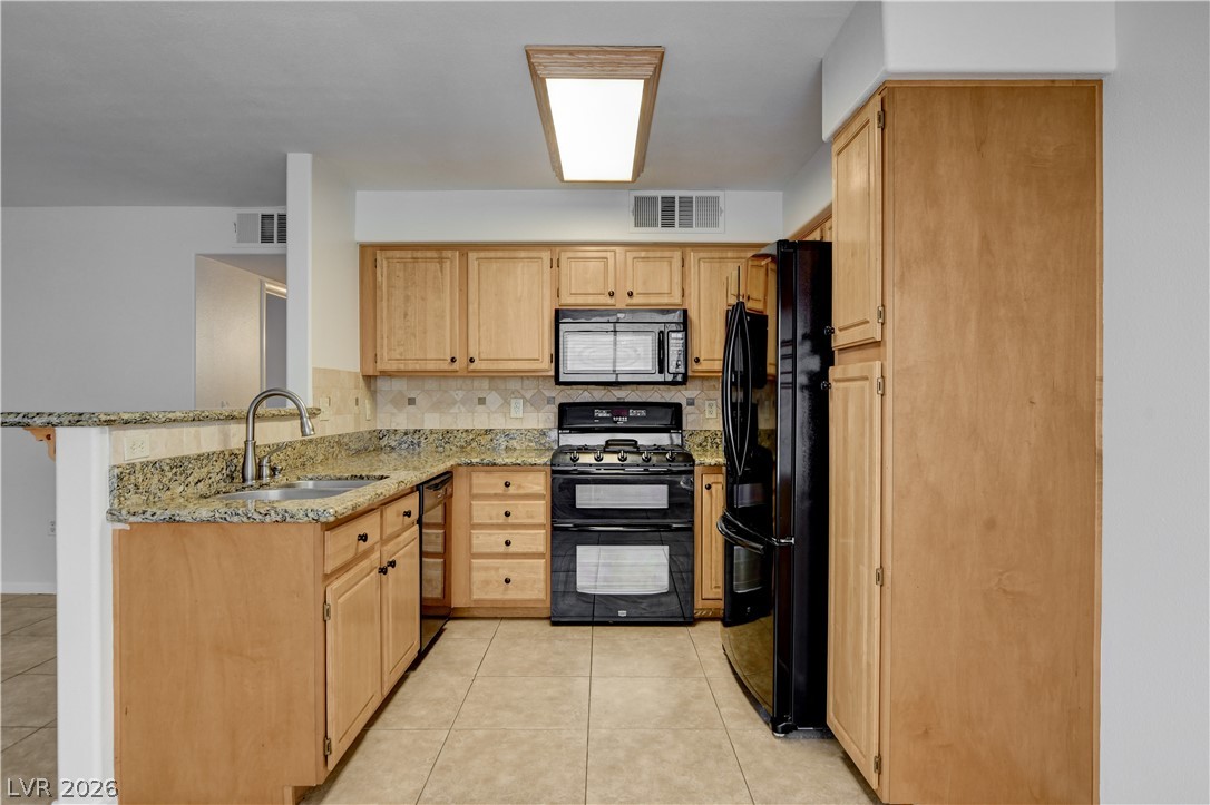 Photo 11 of 37, 5710 E Tropicana Avenue #1172