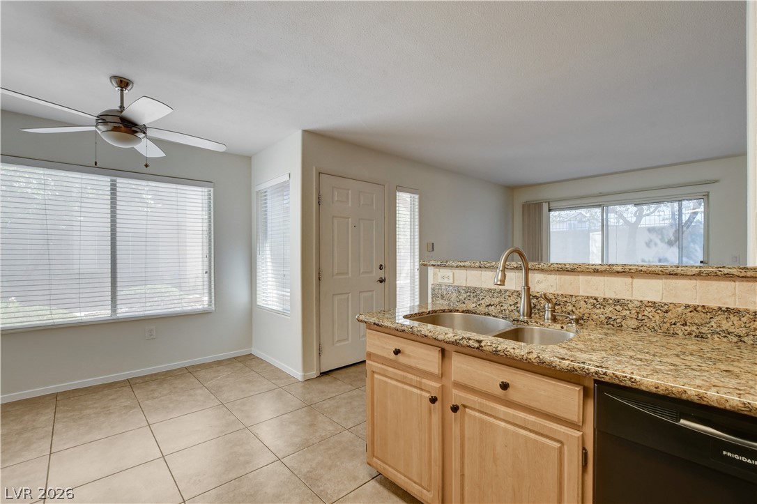 Photo 13 of 37, 5710 E Tropicana Avenue #1172