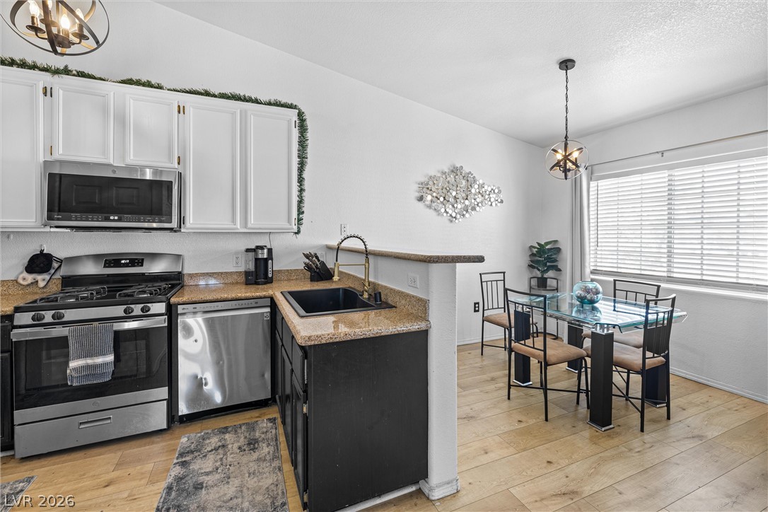 Photo 11 of 25, 3318 N Decatur Boulevard #2160