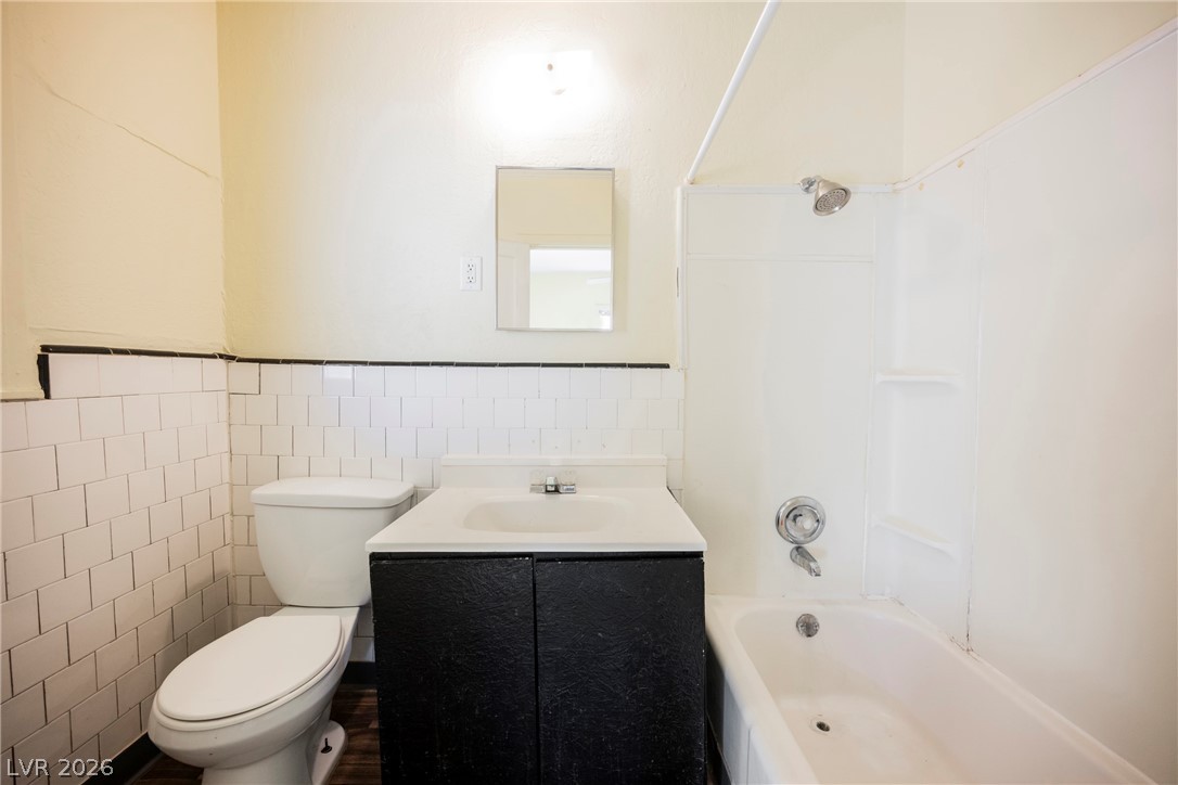 Photo 24 of 38, 203 N 13th Street