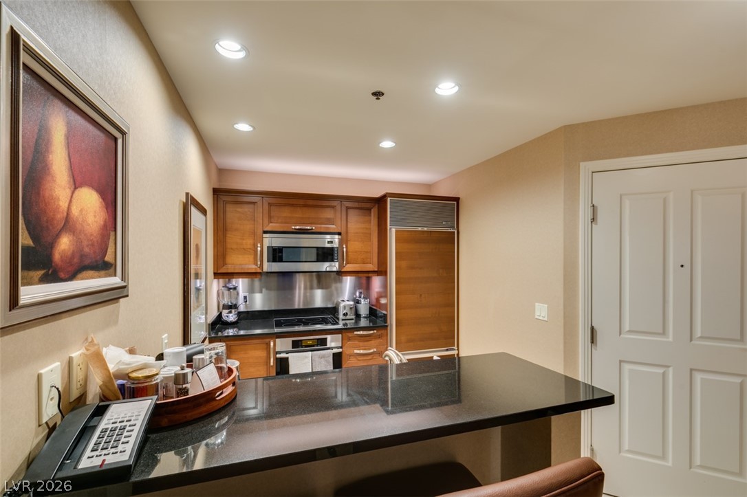 Photo 19 of 43, 125 E HARMON Avenue #2821